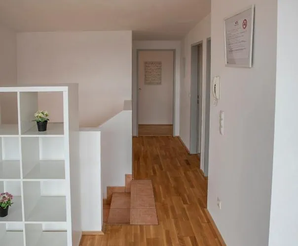 Hilltop I Free Parking *