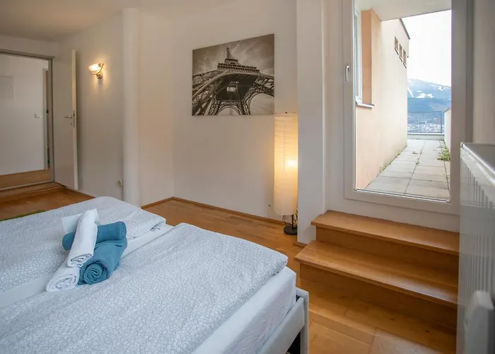 Hilltop I Free Parking