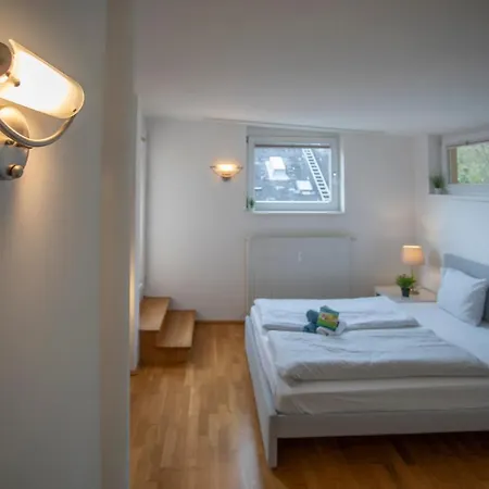 Hilltop I Free Parking *